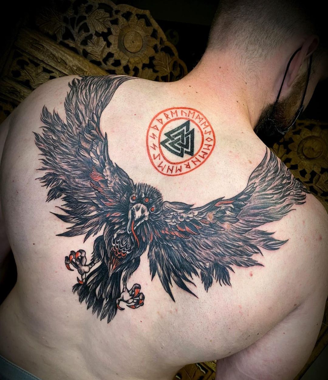 Grande tatuaje detallado de Valknut