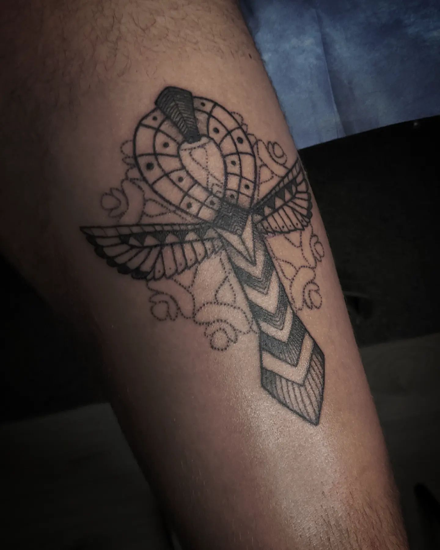 Tatuaje de Ankh en el pecho
