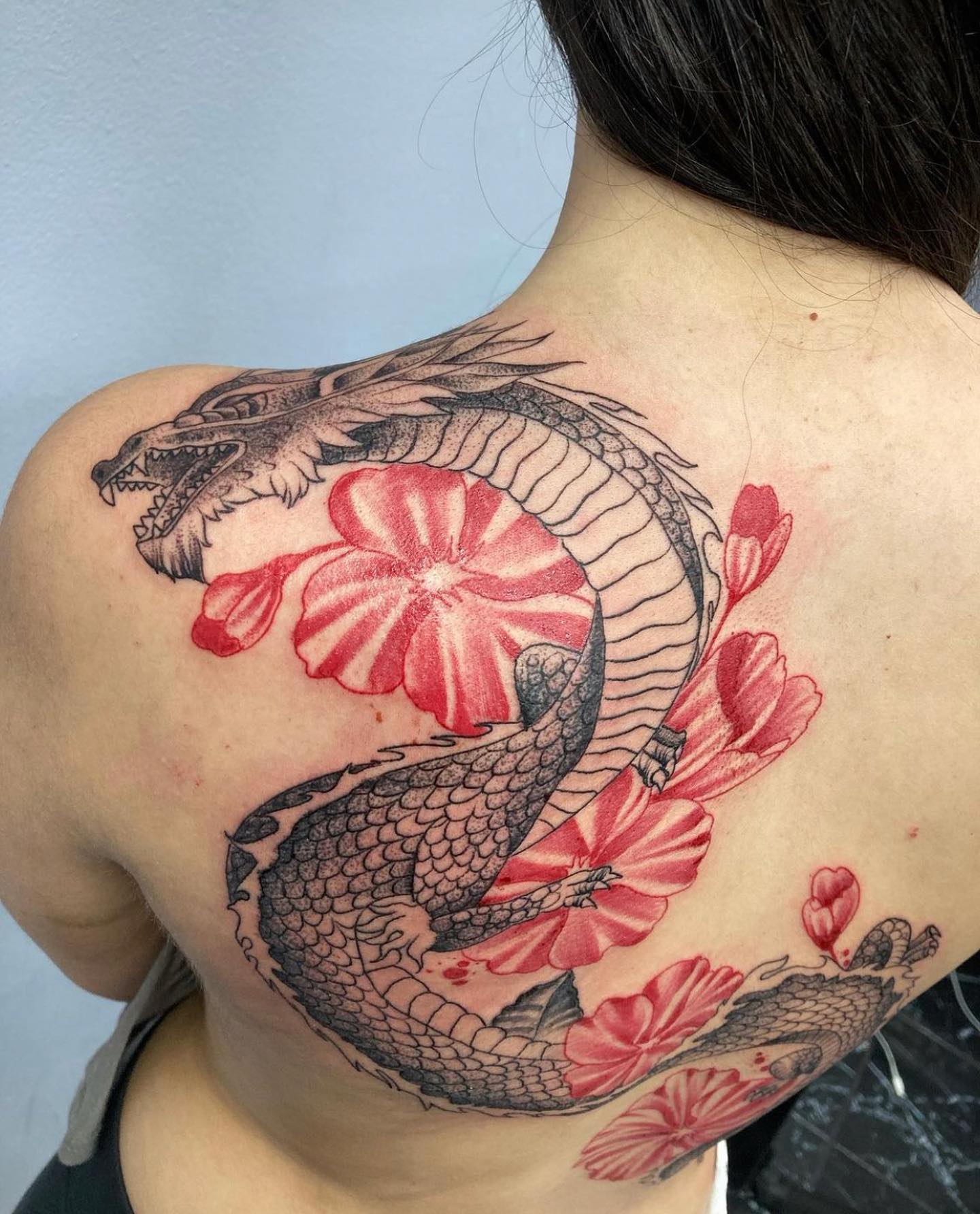 Tatuaje de Espalda de Dragón Rojo