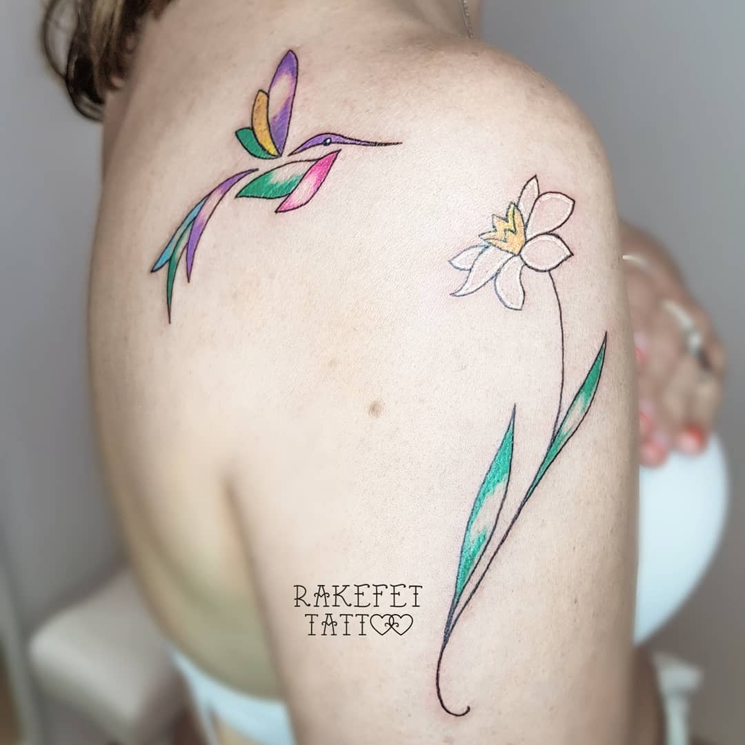 Tatuaje de Flor Narciso Colorida para Mujeres