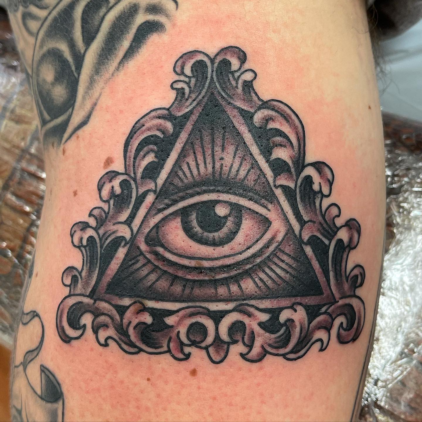 Idea de tatuaje del ojo malvado negro
