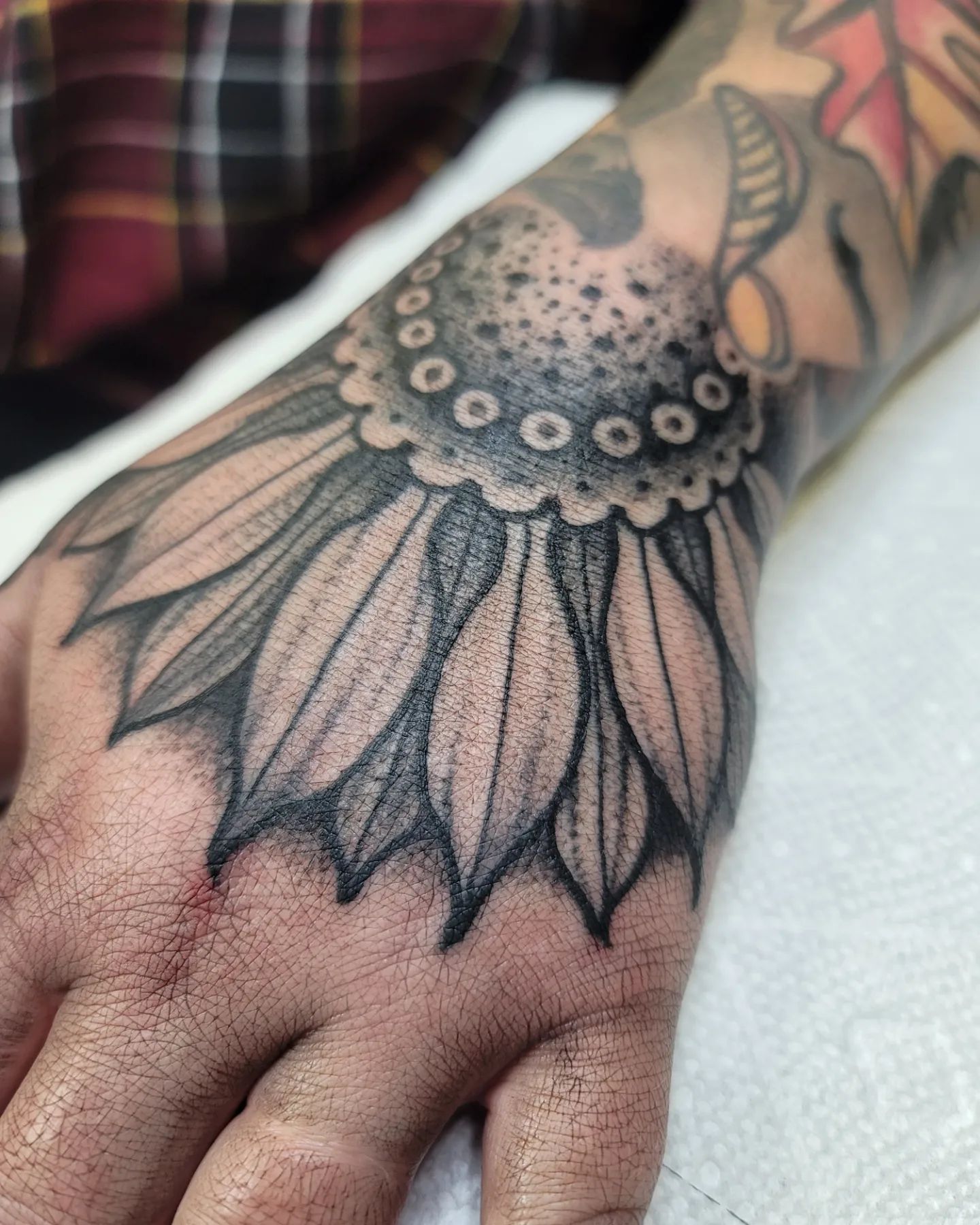 Palma y mano Tatuaje de girasol