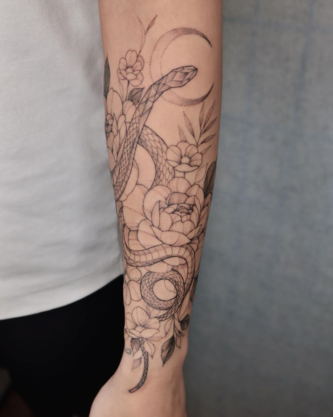 Tatuaje de Flor de Crisantemo Delicada
