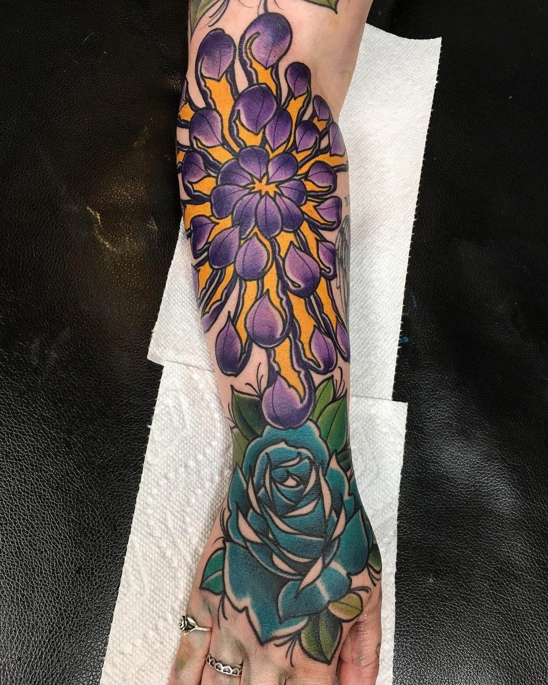 Tatuaje de Flor de Crisantemo Morado Colorido