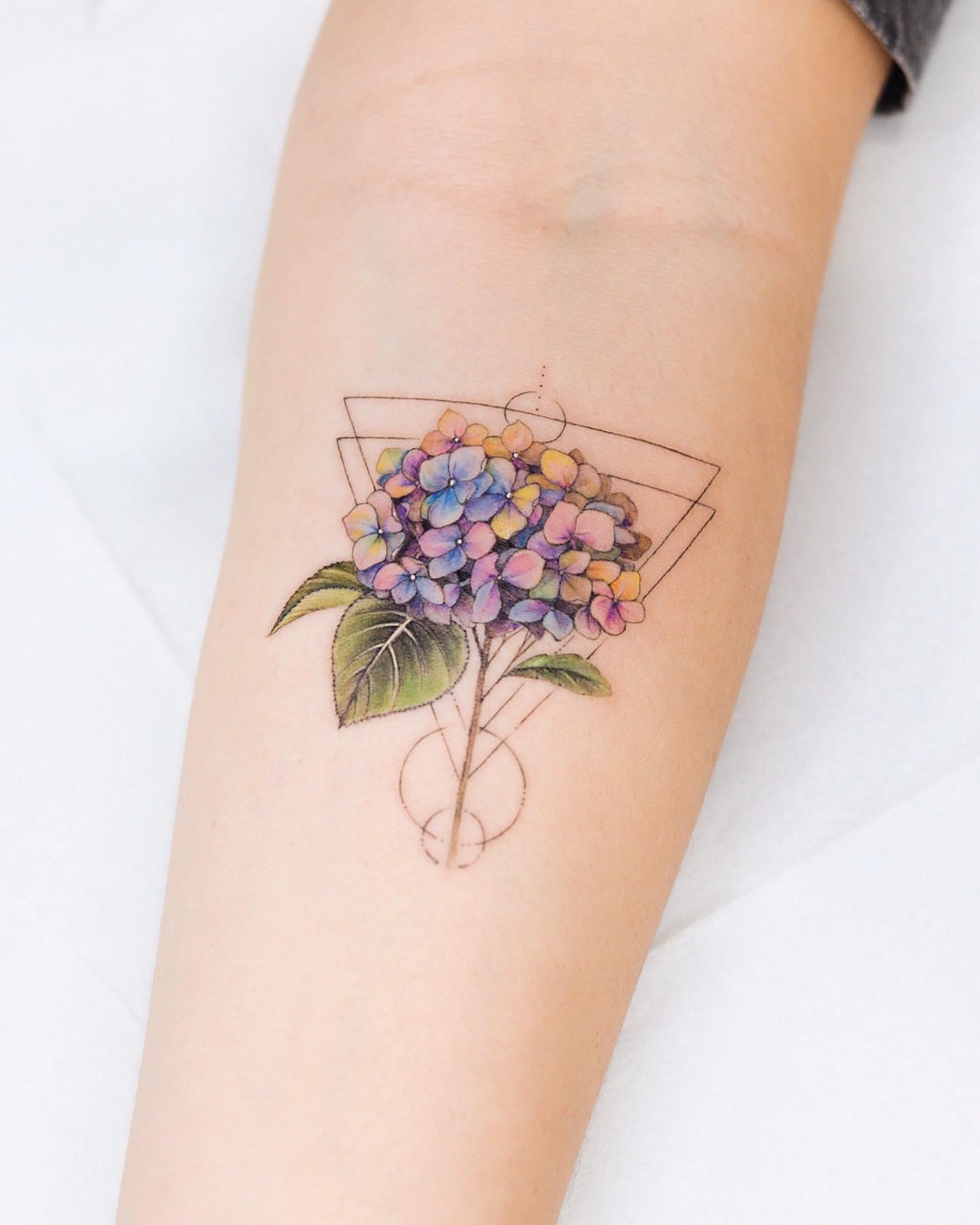 Tatuaje pequeño de Hortensia