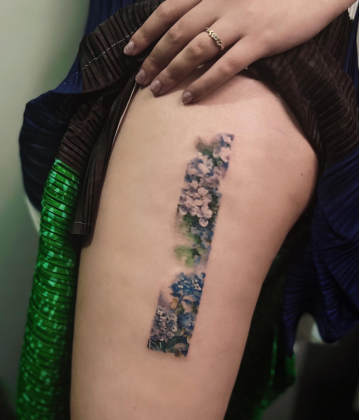 Tatuaje sexy de hortensia
