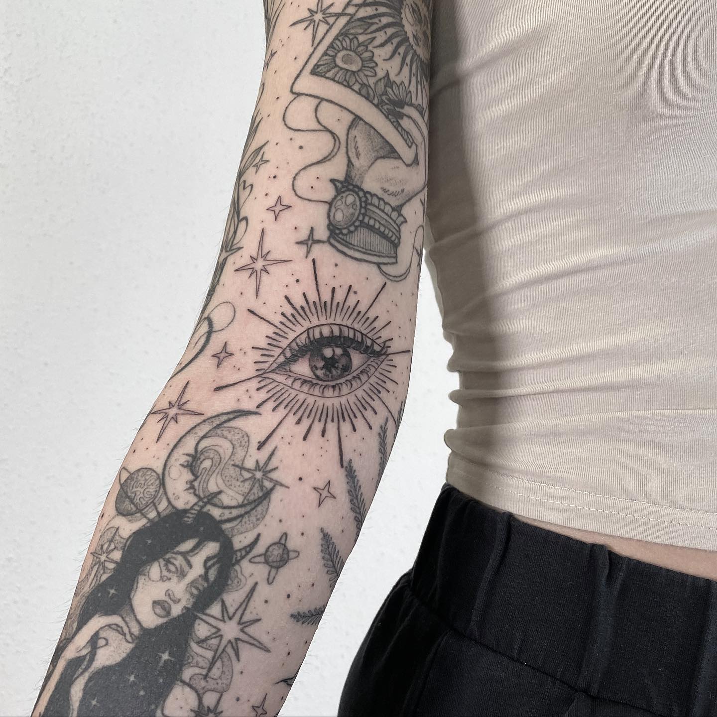 Detallado Creativo Tatuaje del Ojo que Todo lo Ve
