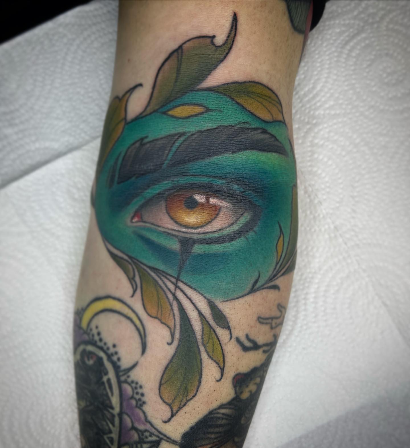 Impresión de tatuaje de ojo creativo que todo lo ve