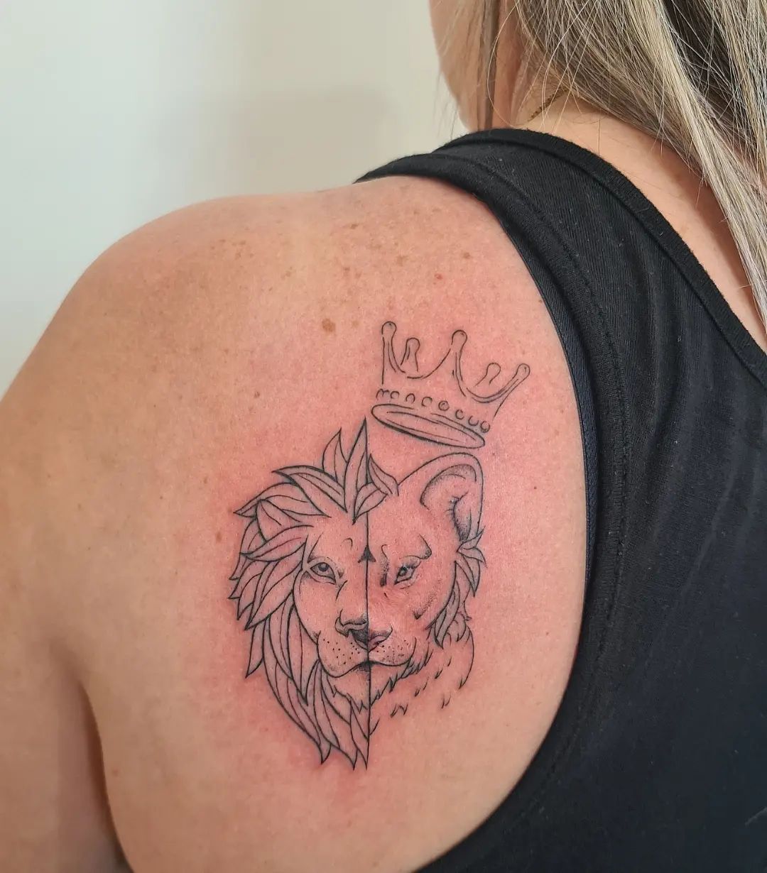 Tatuaje de Corona de León