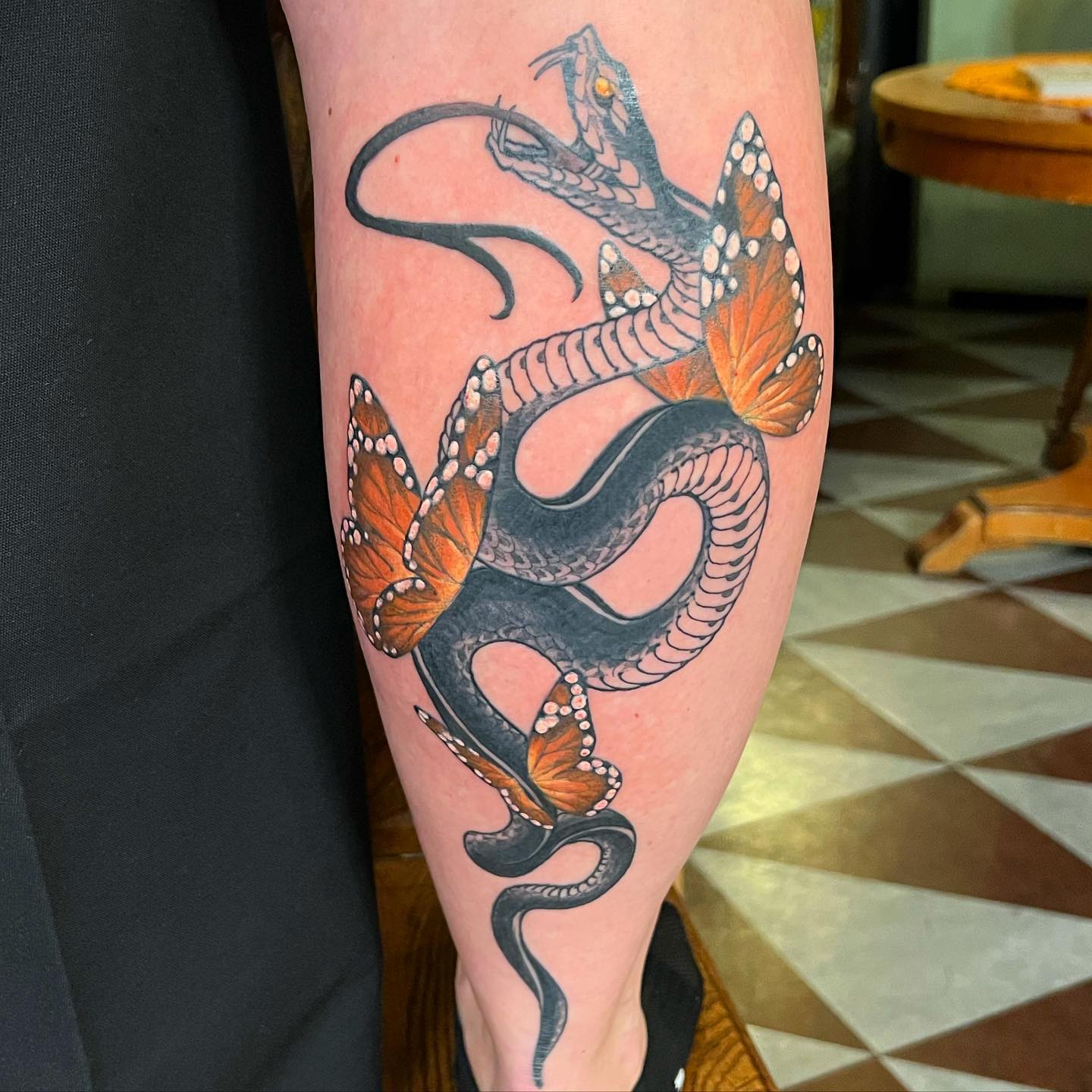 Tatuaje de serpiente de mantequilla