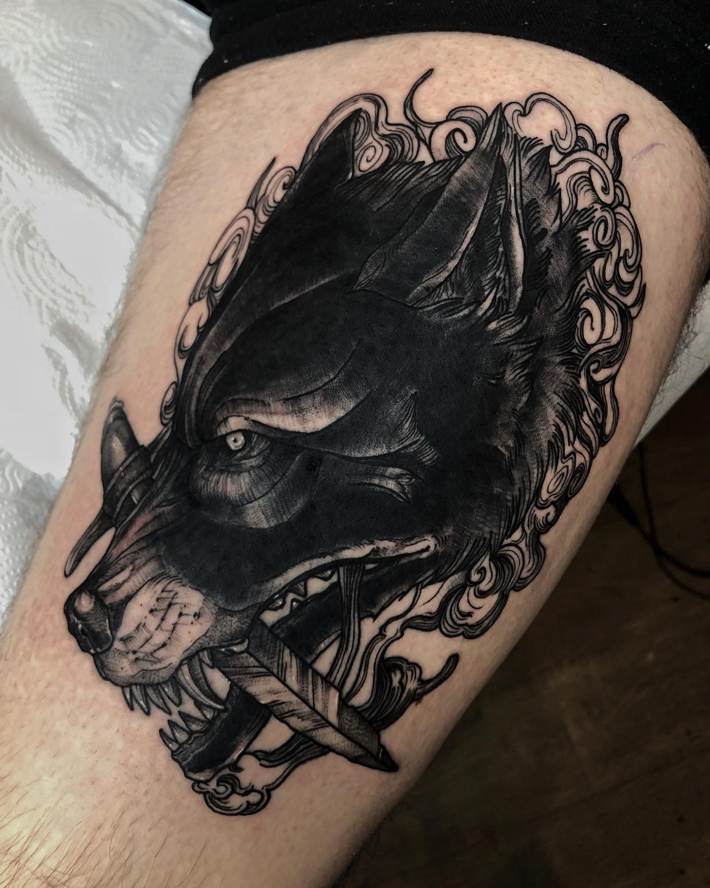 Dibujo a Línea de Tatuaje de Lobo
