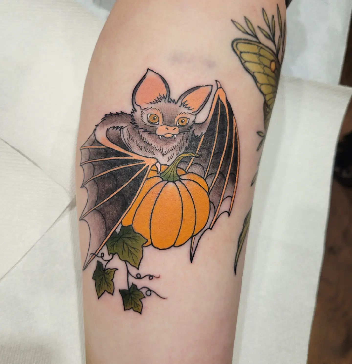 Diseño de tatuaje de murciélago de terror.