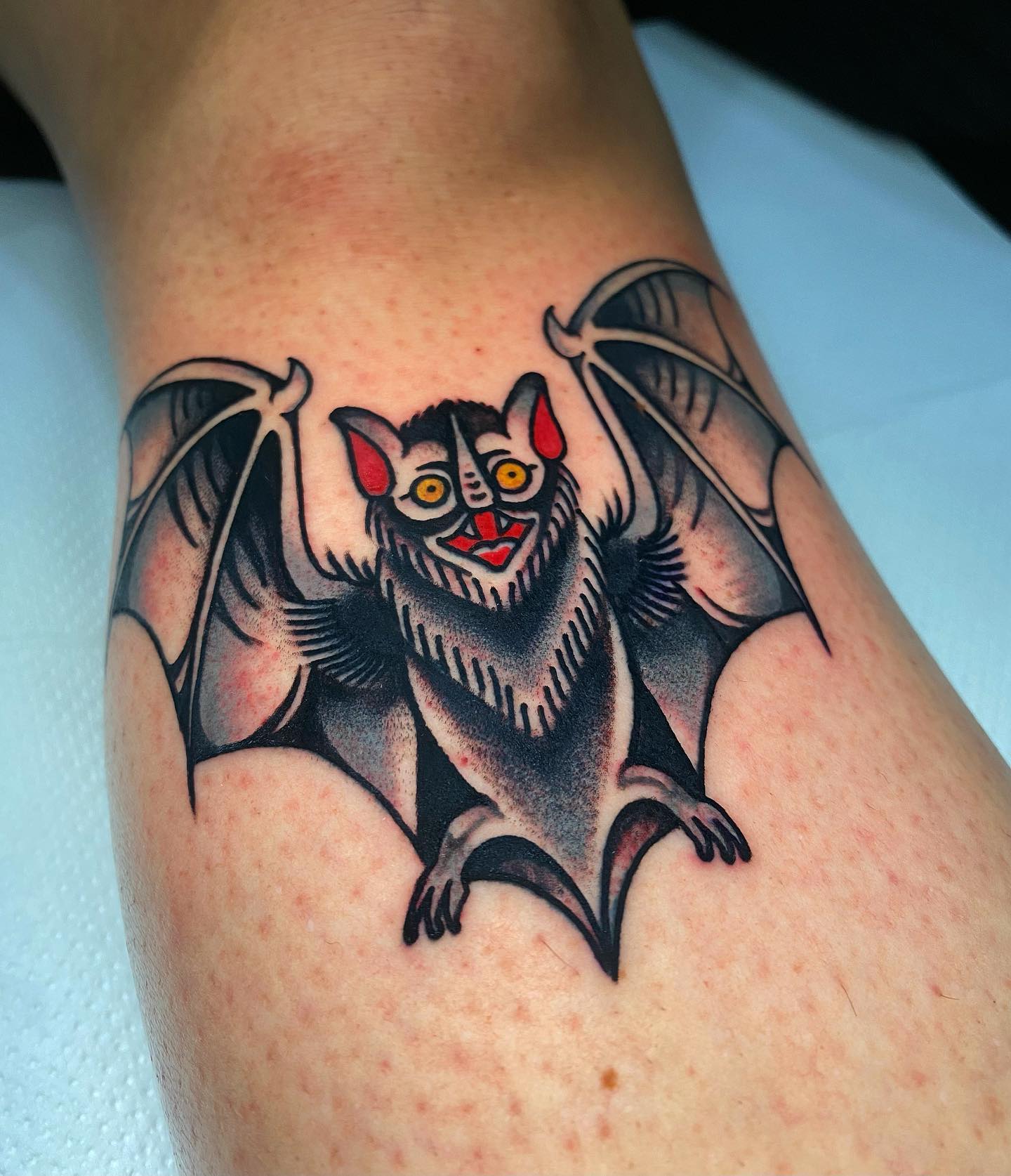 Idea de tatuaje de murciélago pequeño