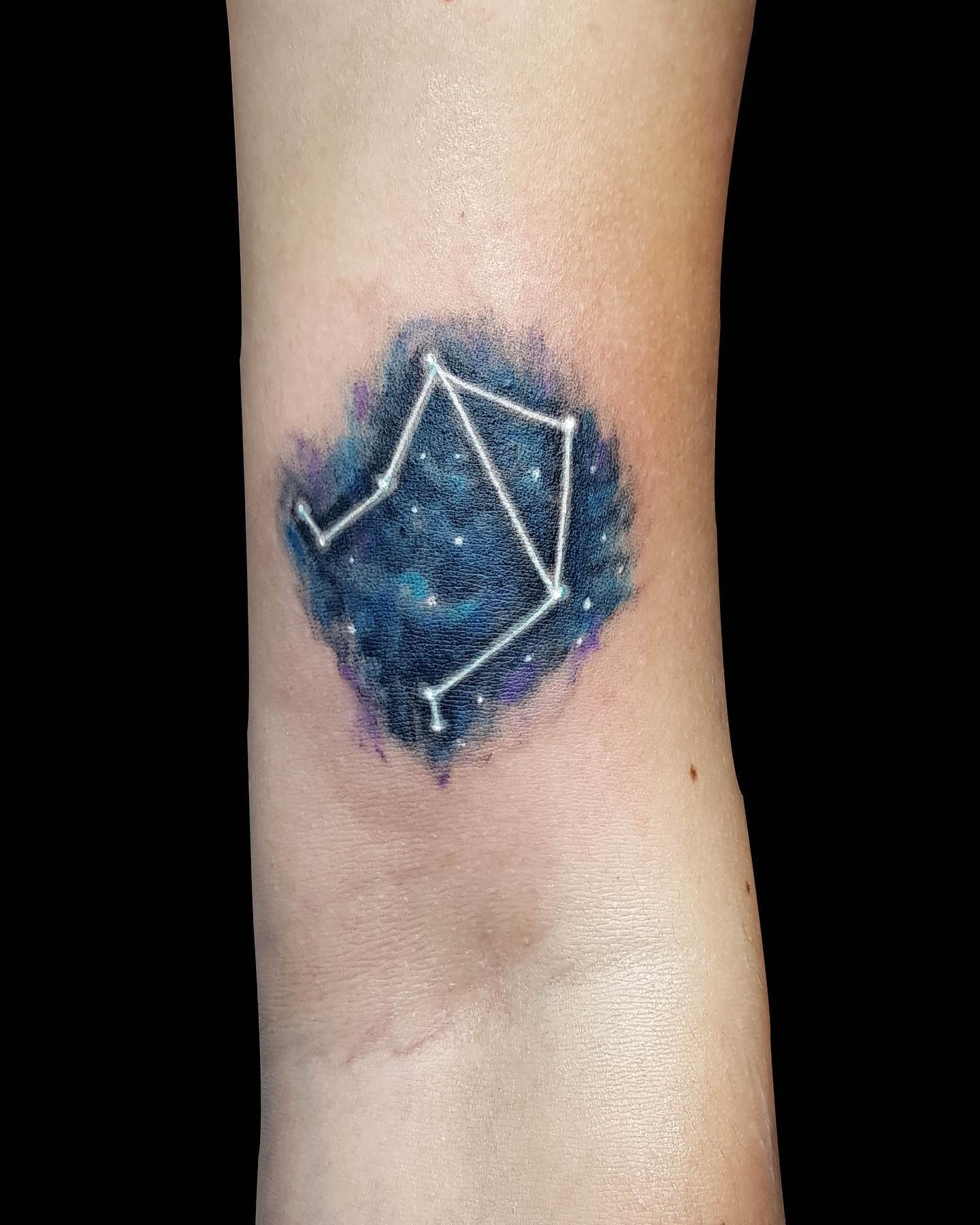 Tatuaje de la Constelación de Virgo