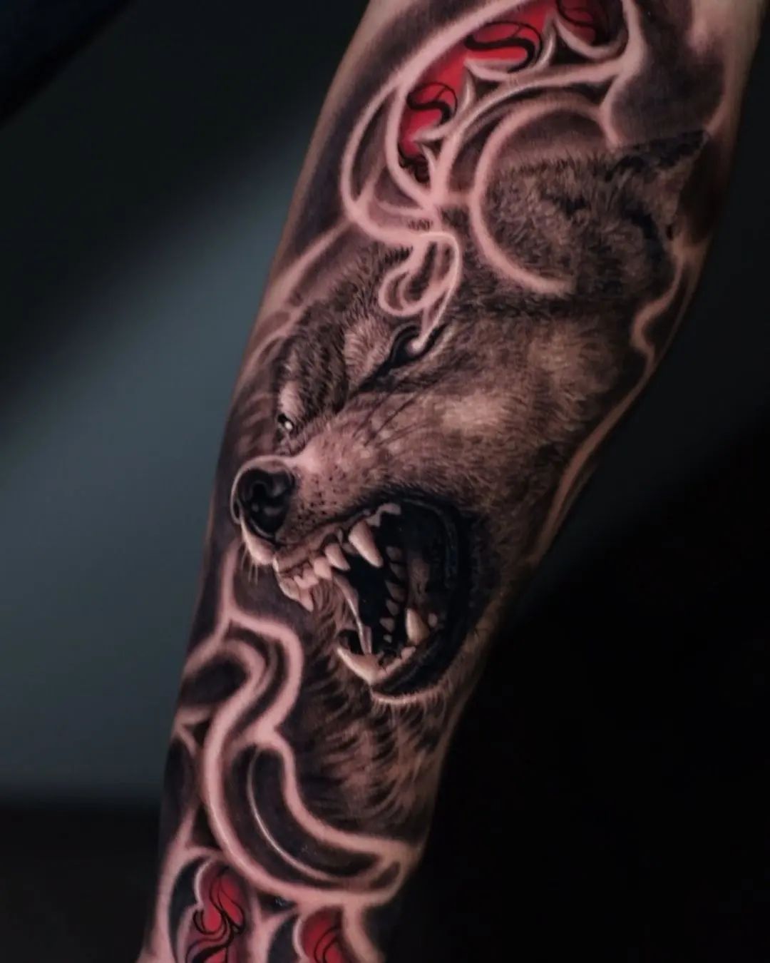 Tatuaje de lobo en la manga