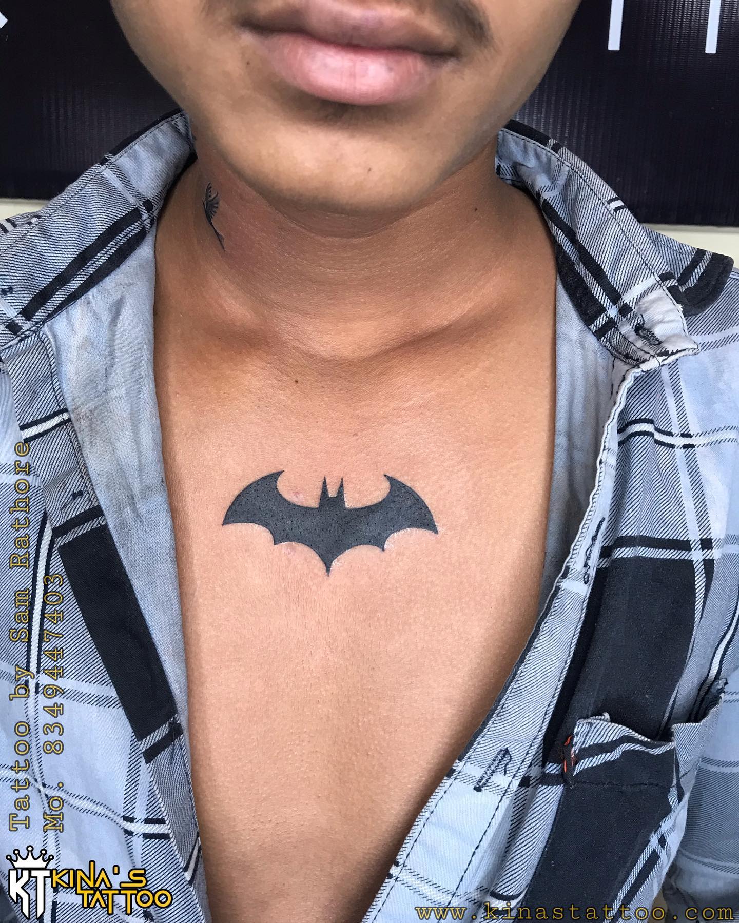 Tatuaje de Murciélago en Pecho Genial