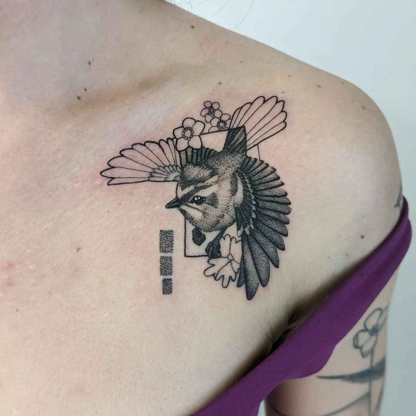 Tatuaje de Pájaro Geométrico