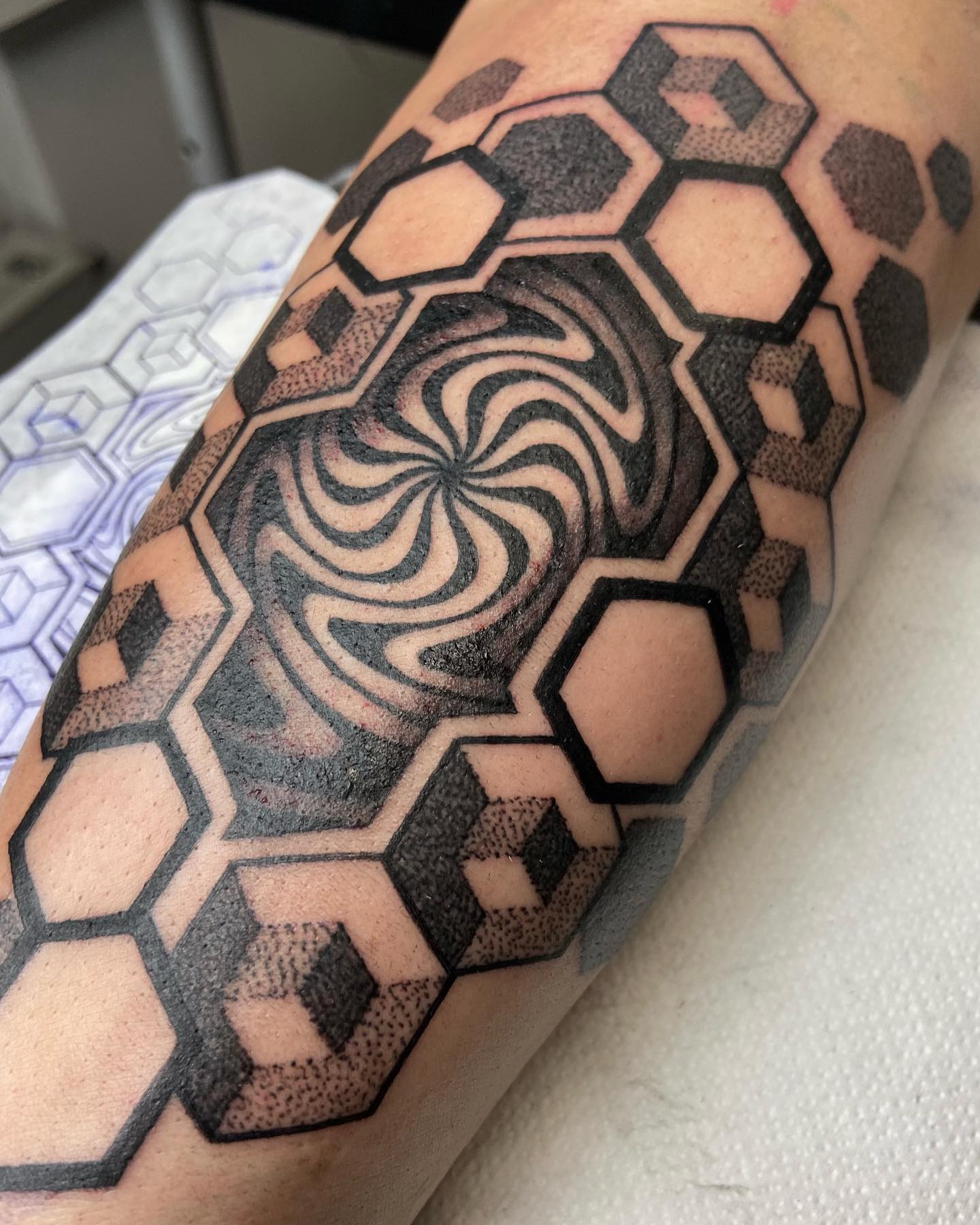 Tatuaje geométrico de Blackwork