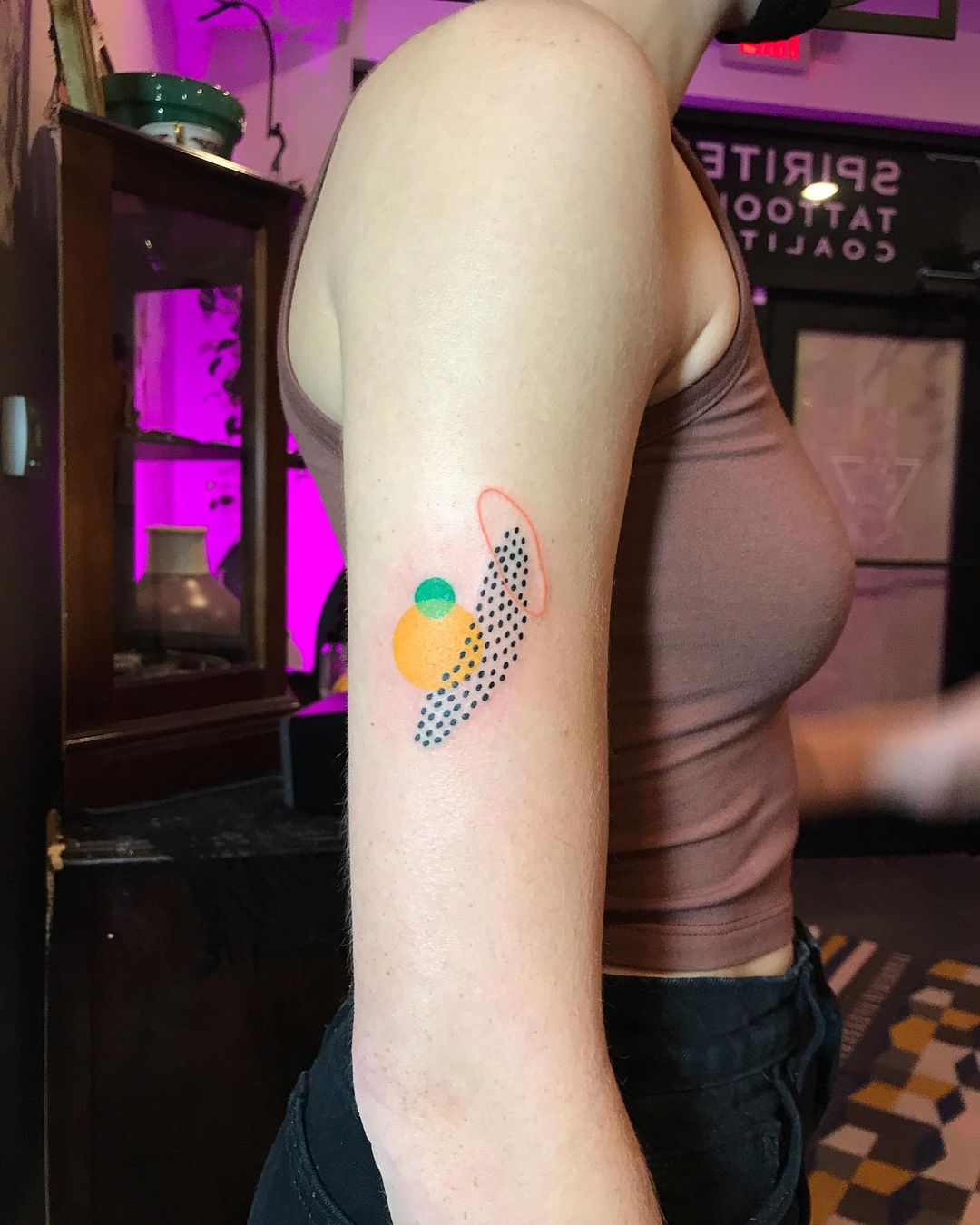 Tatuaje geométrico personalizado