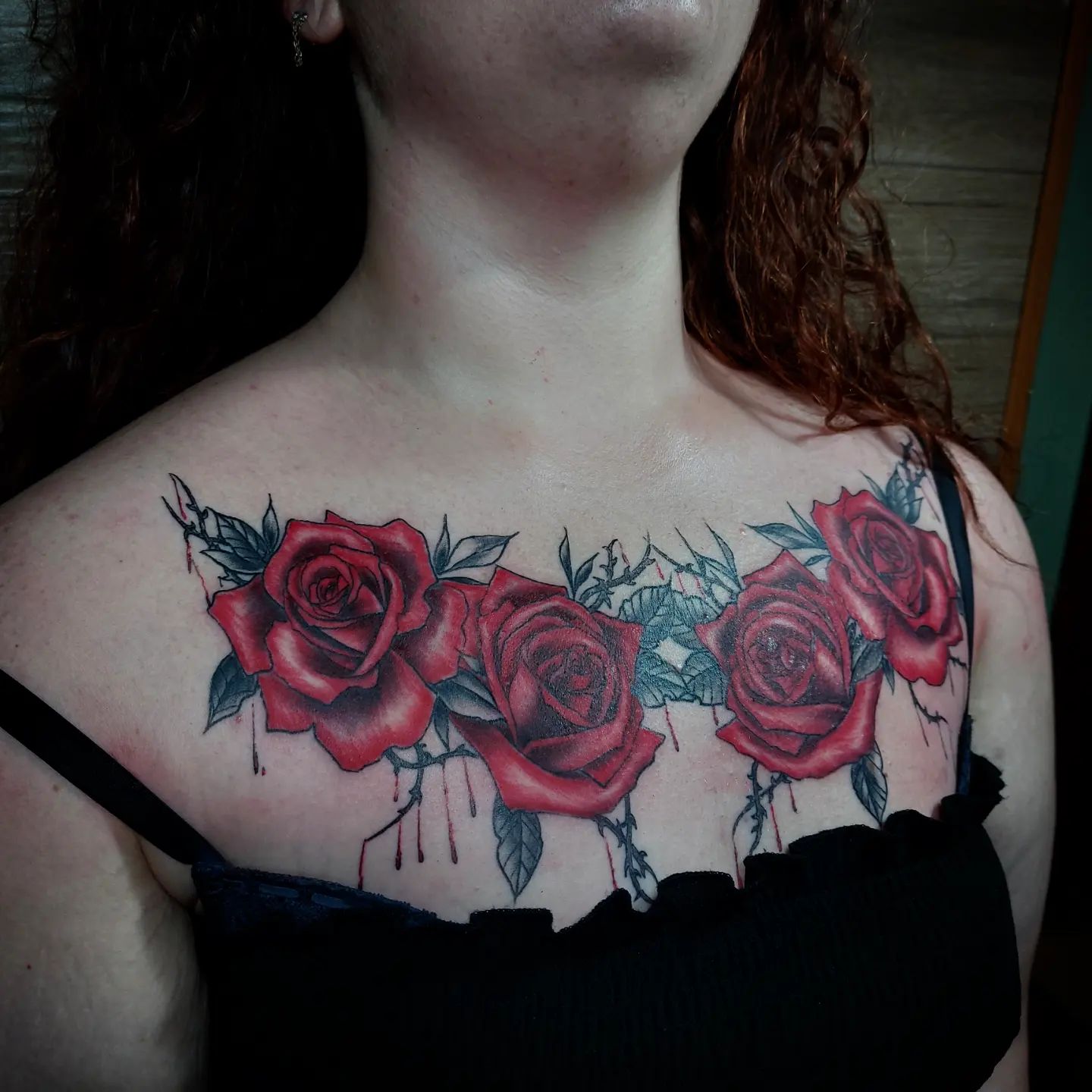 Diseño de Tatuaje de Rosa en el Pecho