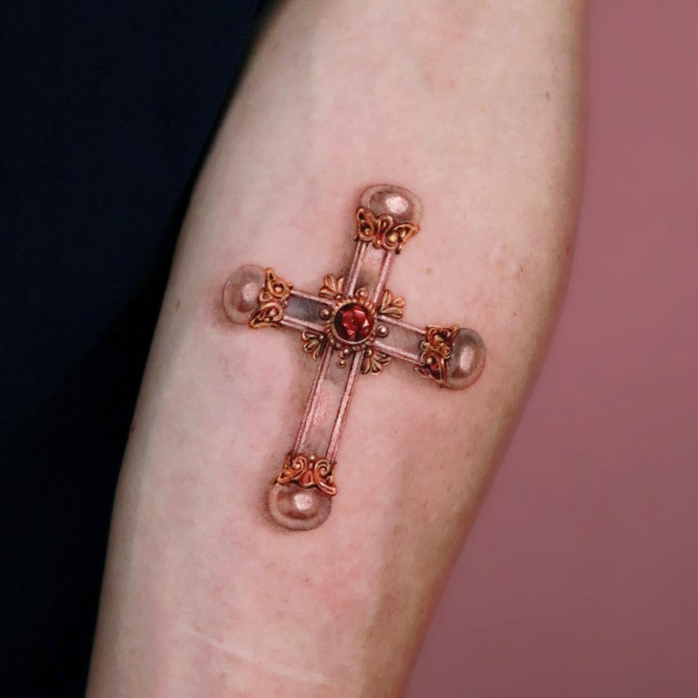 Pequeño tatuaje de cruz