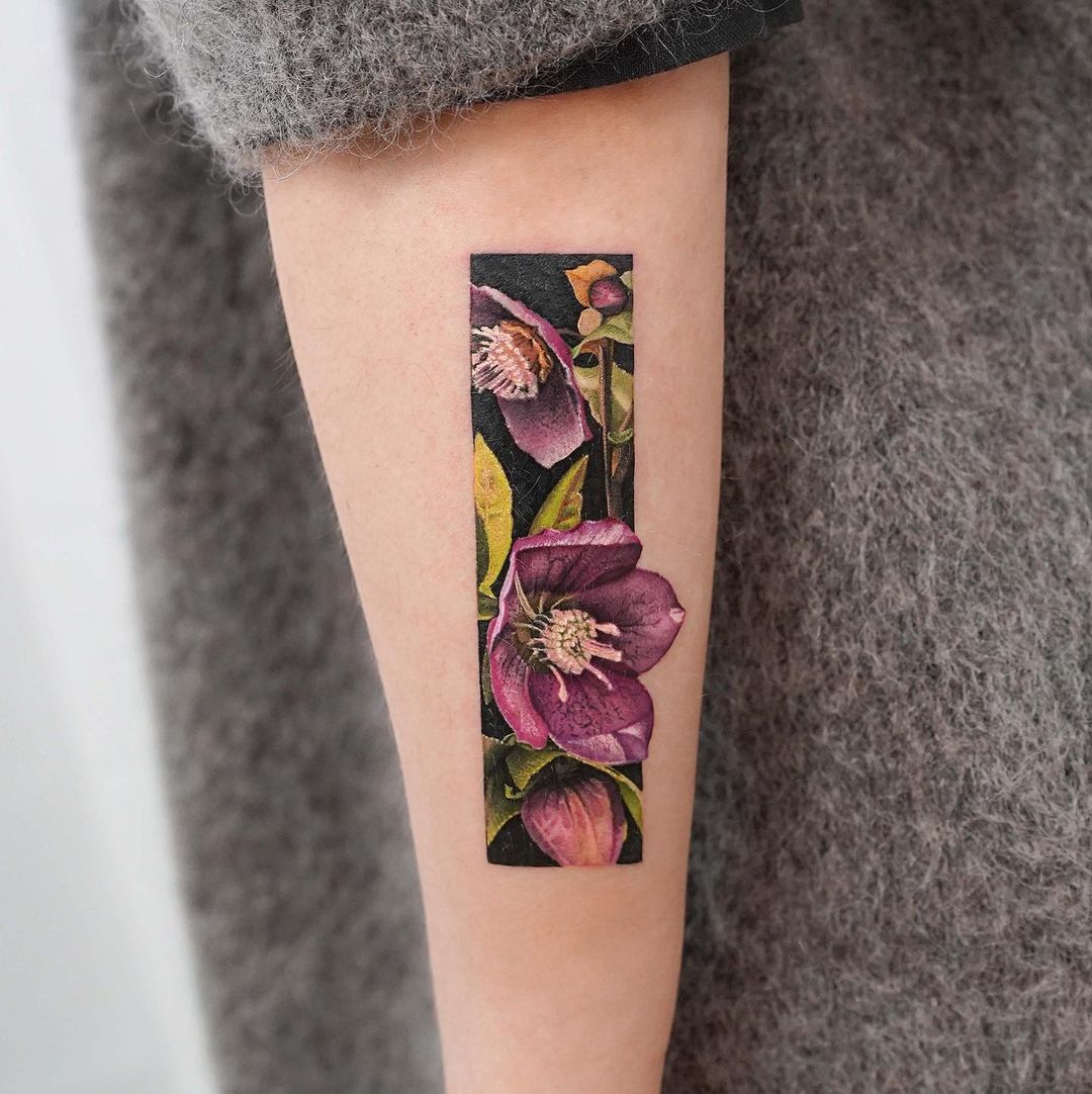 Tatuaje de flor artística