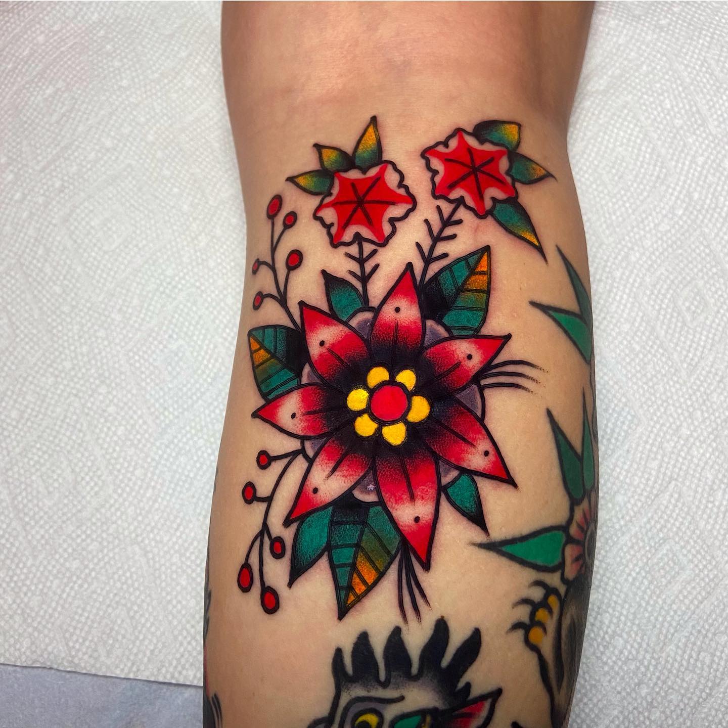 Tatuaje de Flor Tradicional