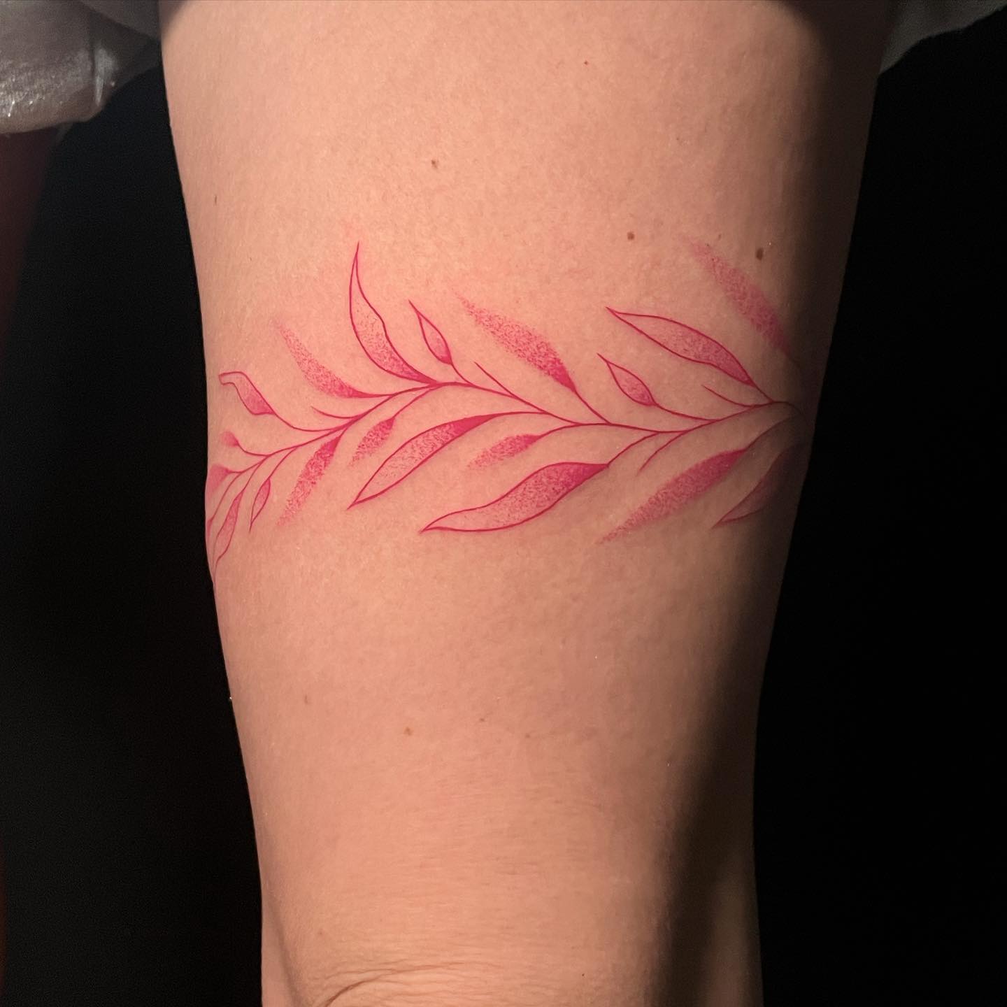 Tatuaje de Hoja Rosa