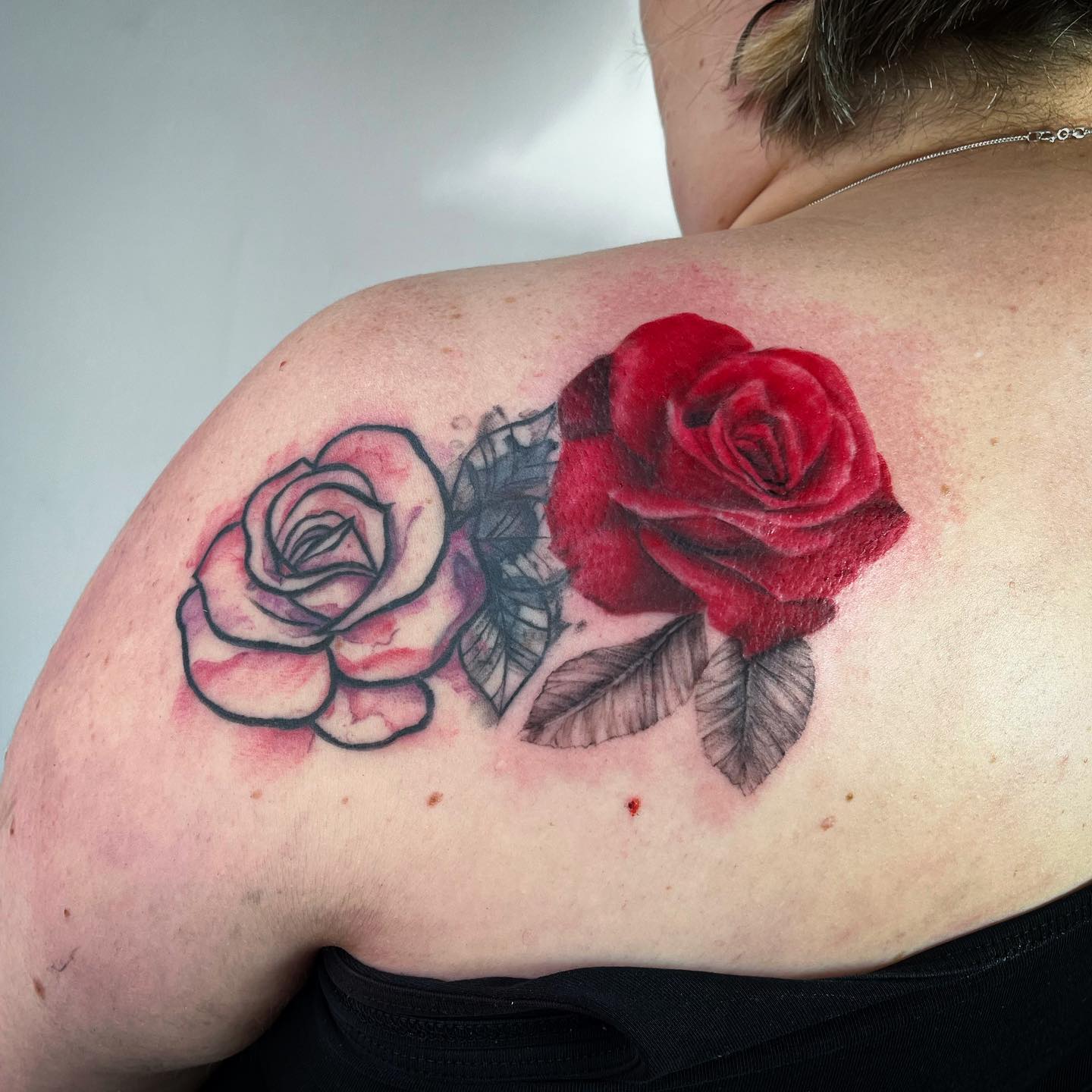 Tatuaje de Rosa en la Espalda Genial