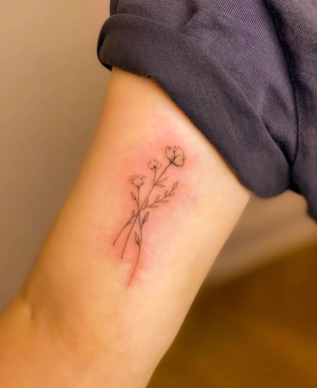 Tatuaje de Rosa femenina