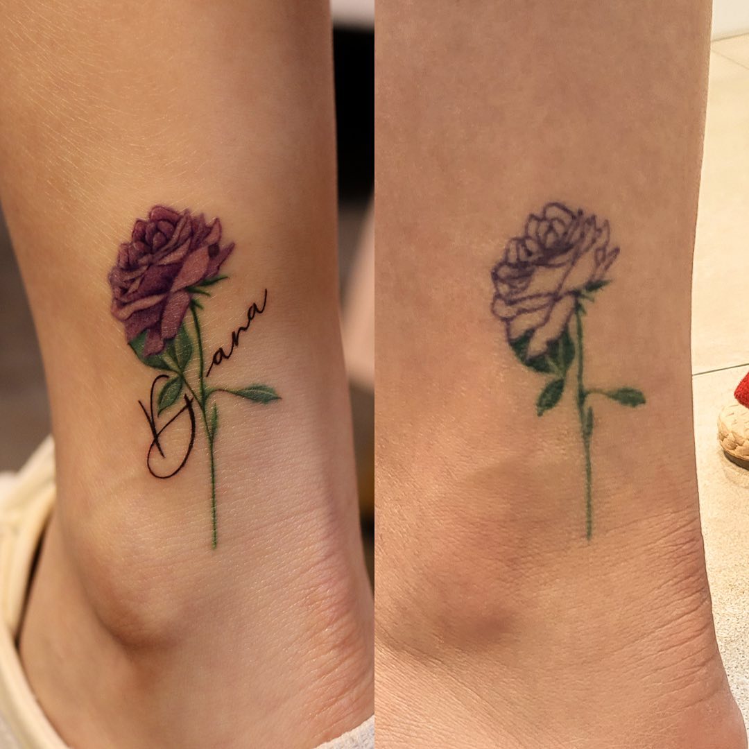 Tatuaje de Rosa Púrpura en el Tobillo