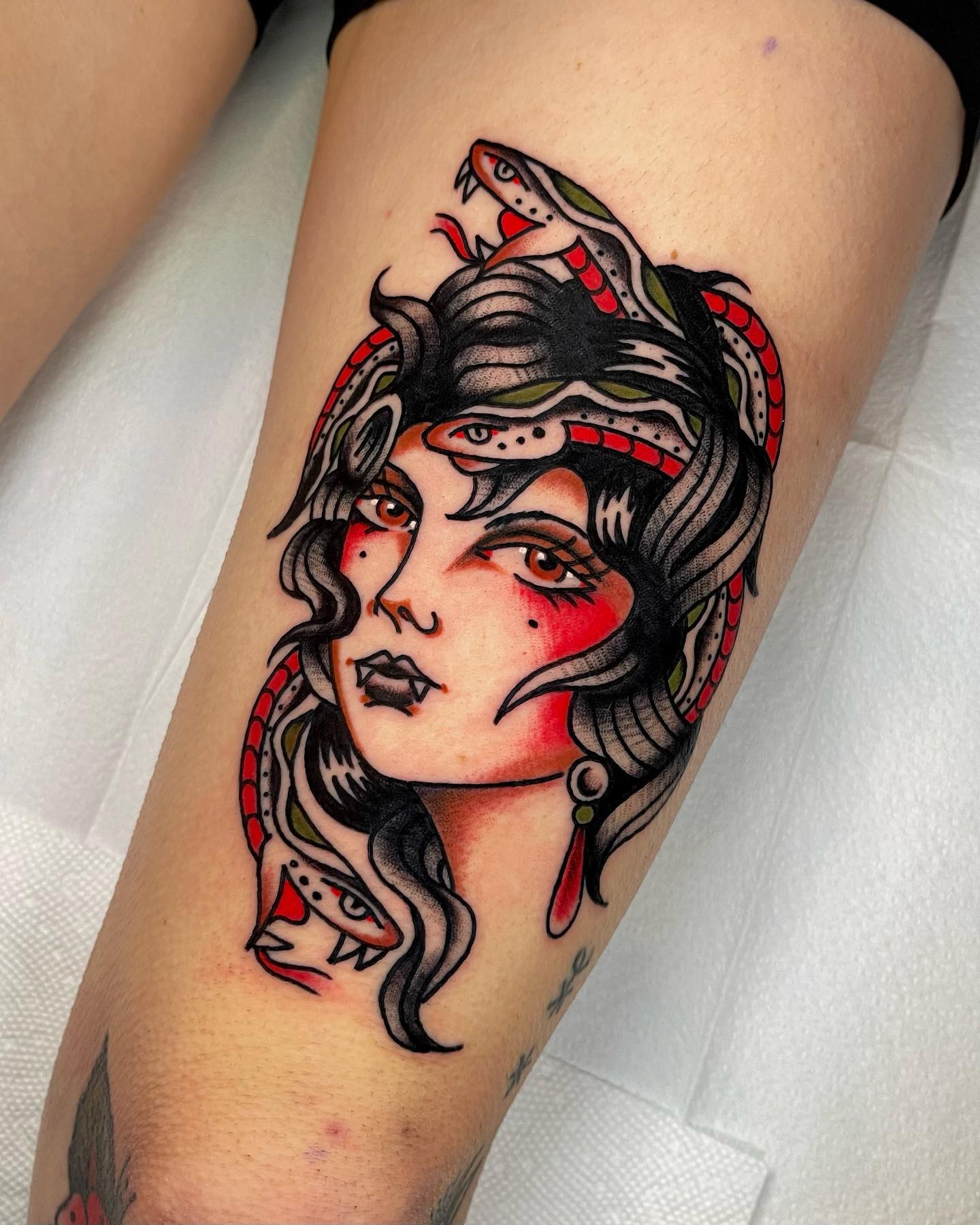 Tatuaje tradicional de Medusa