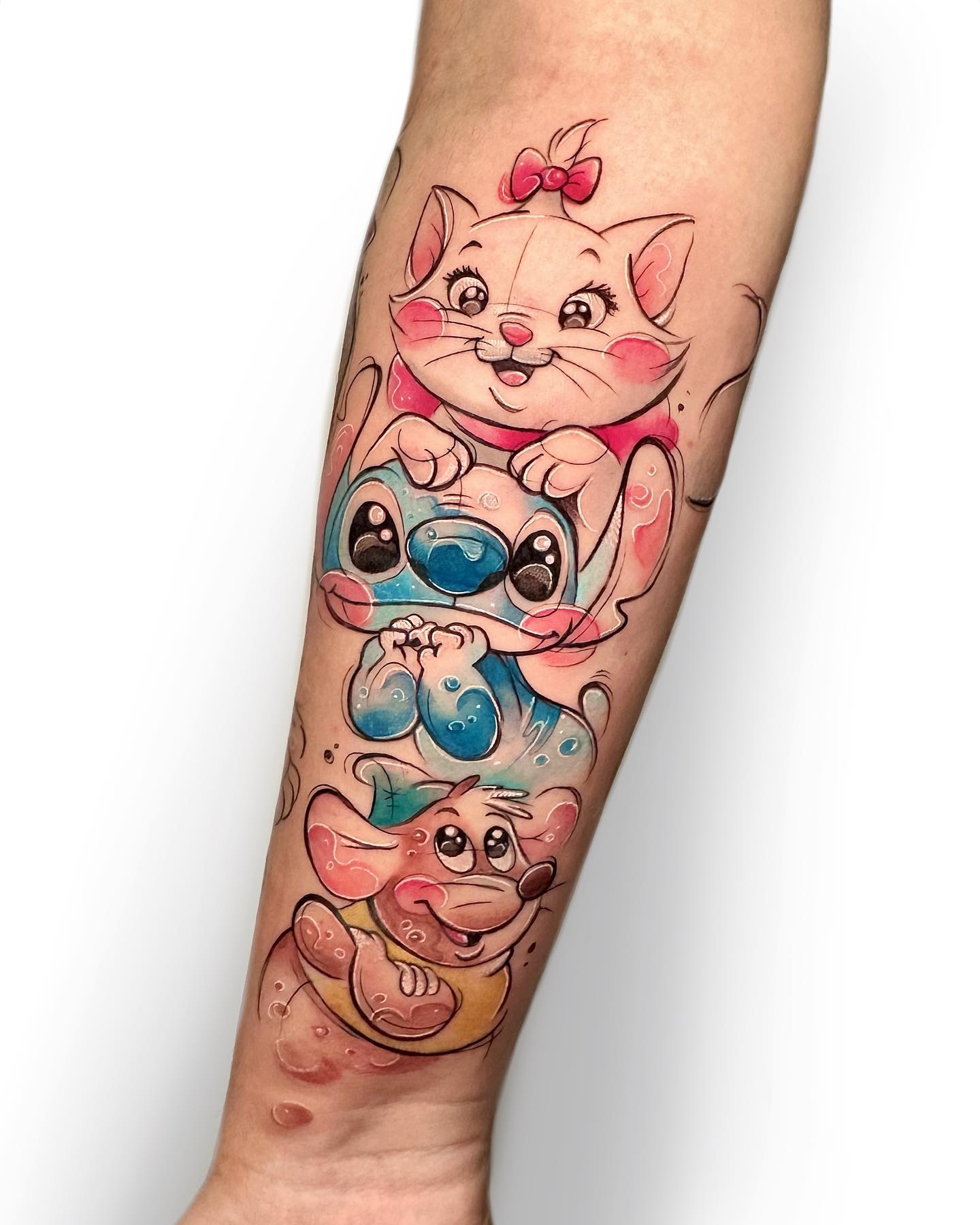 Personajes de tatuajes inspirados en dibujos animados de Stitch