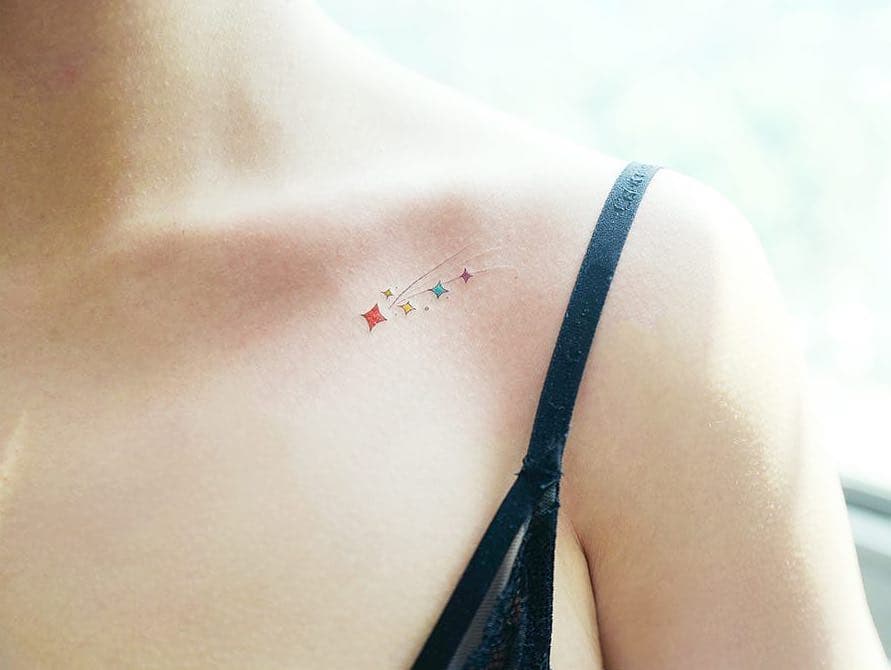 Tatuaje de Estrella Fugaz Colorido