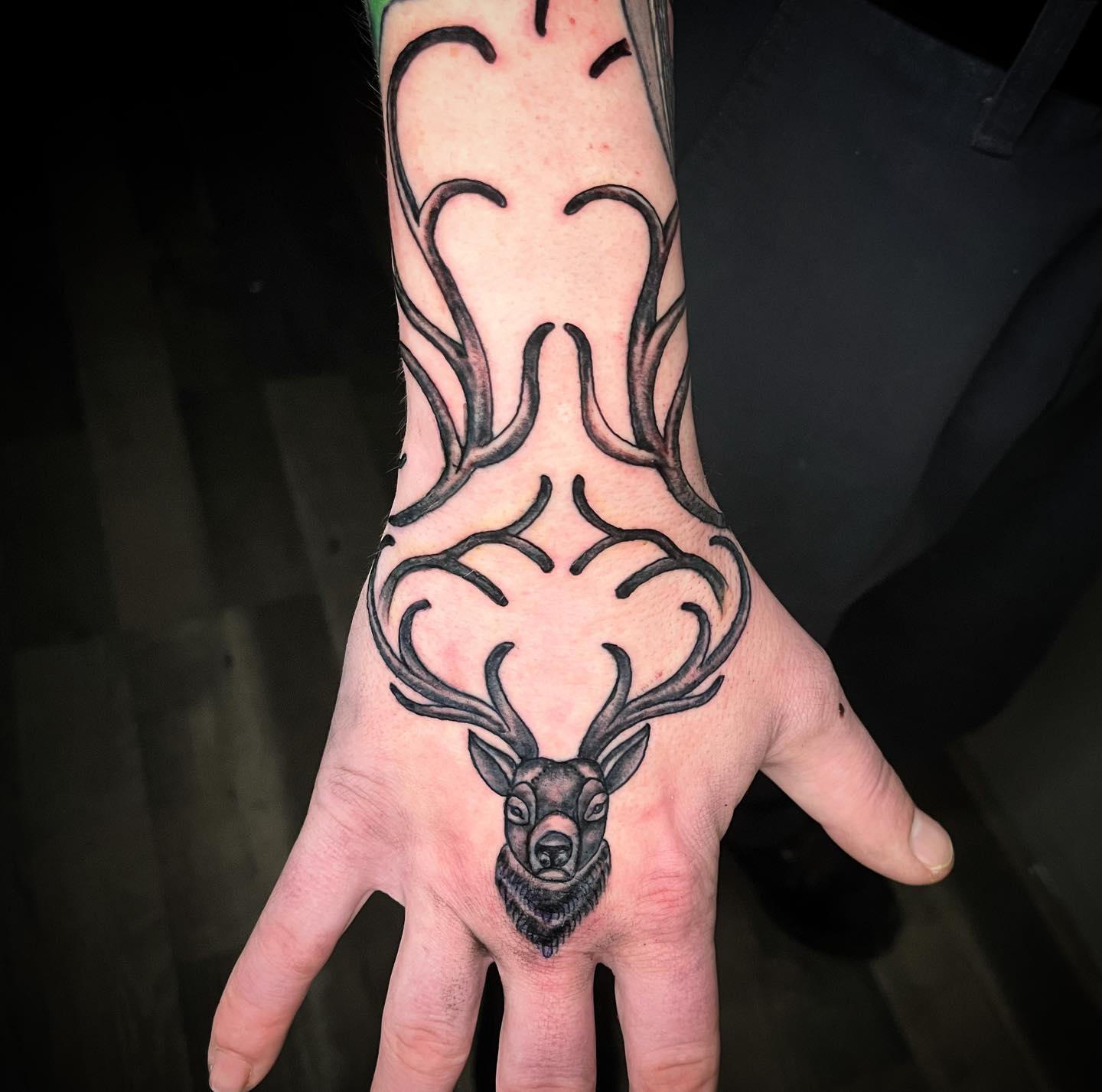 Tatuaje de nudillo de animal