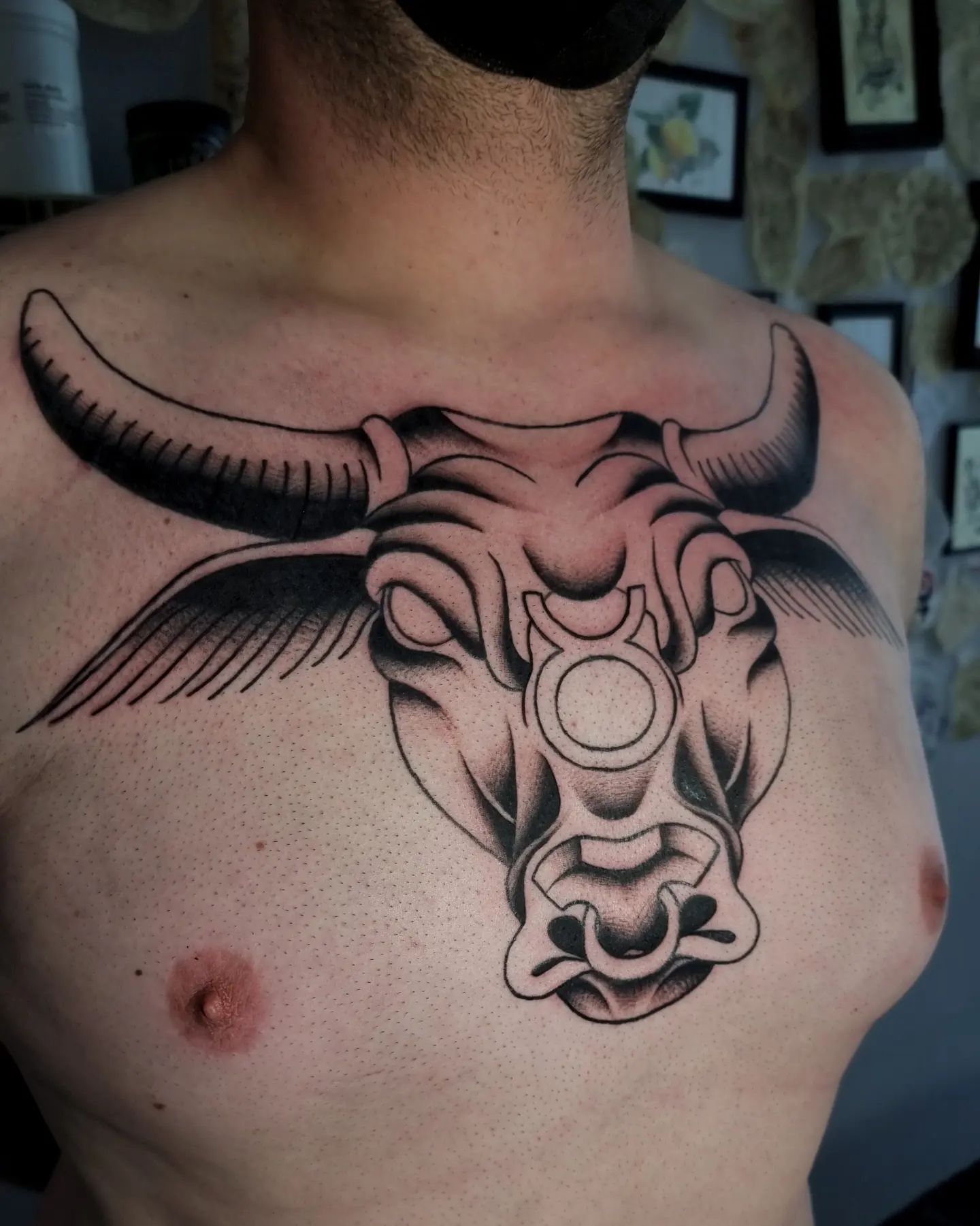 Tatuaje de Tauro en la espalda.