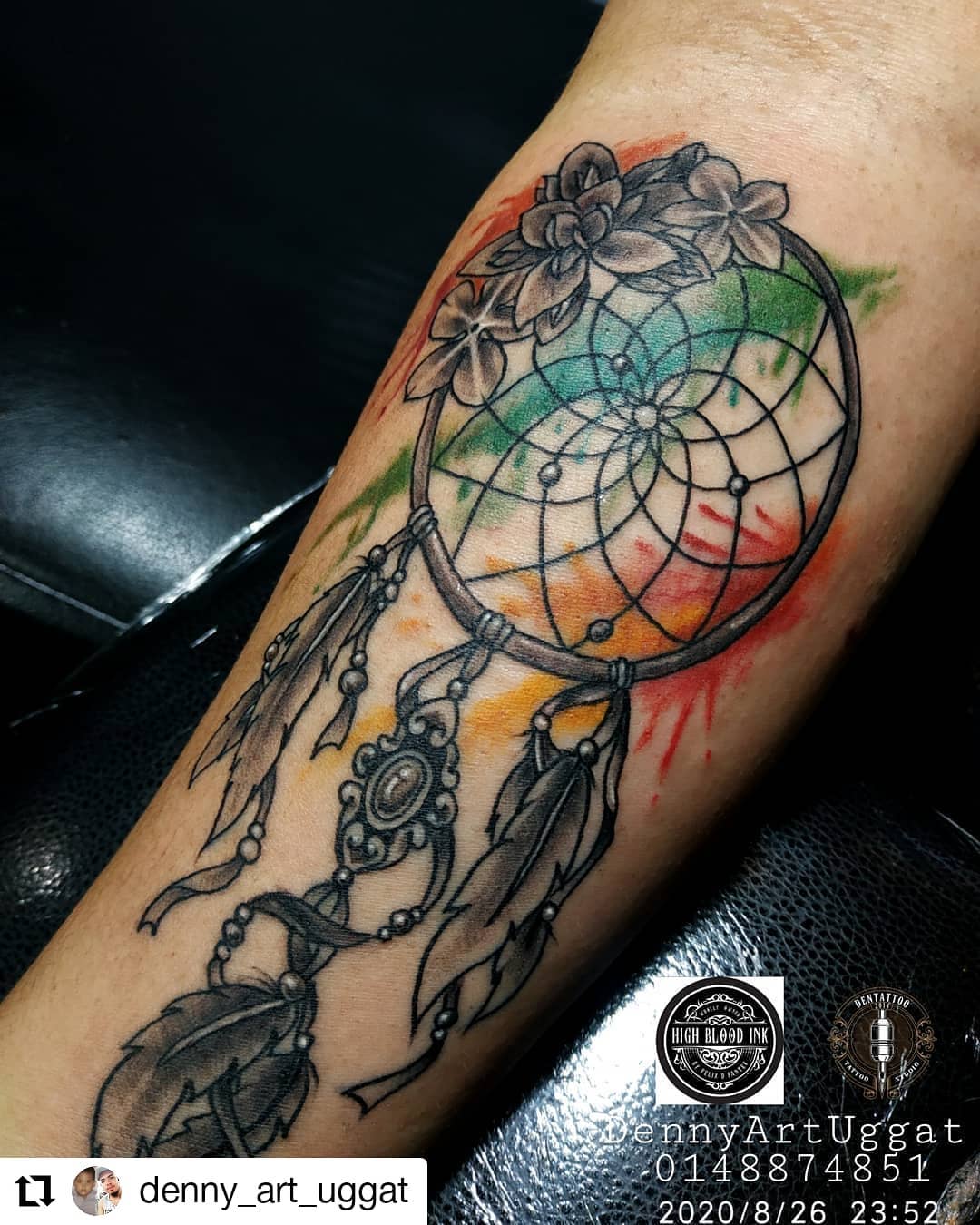 Tatuaje detallado de atrapasueños