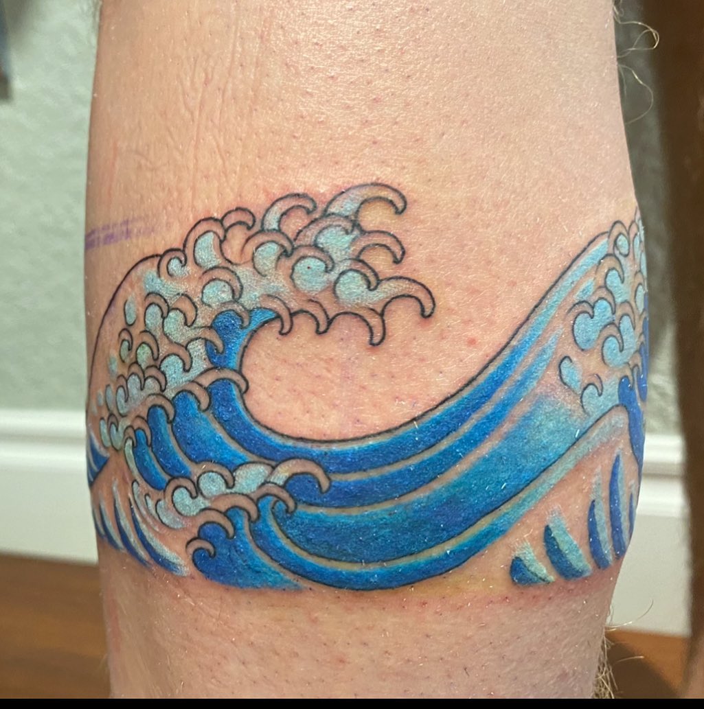 Tatuaje de Gran Ola Azul.
