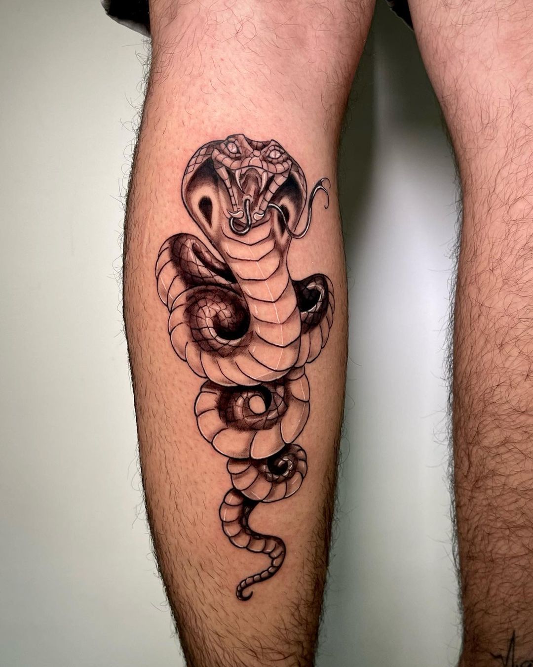 Tatuaje de serpiente acuarela artístico
