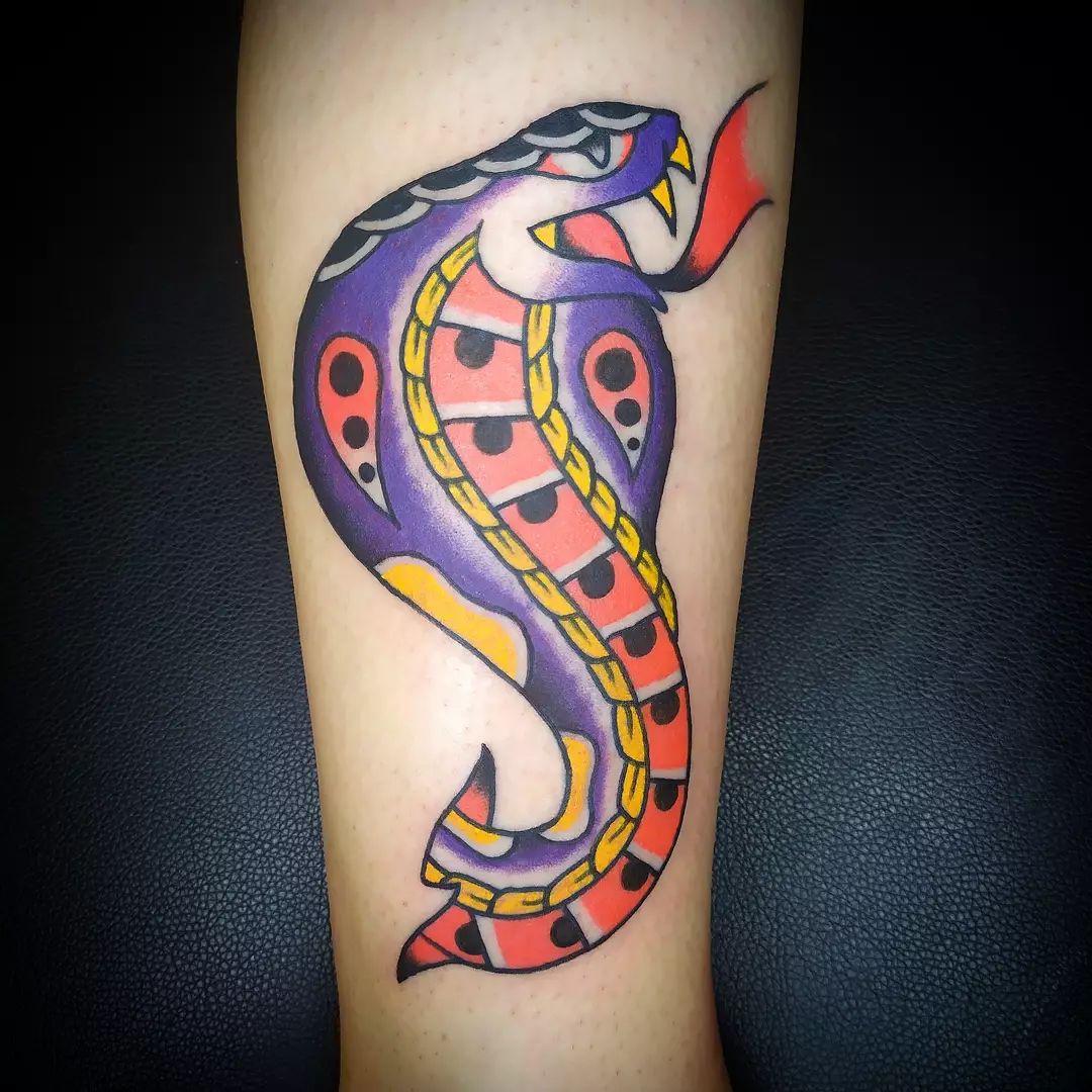Tatuaje de serpiente illuminati