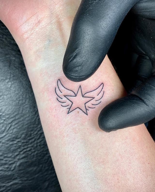 tattoo femenino con una estrella 01