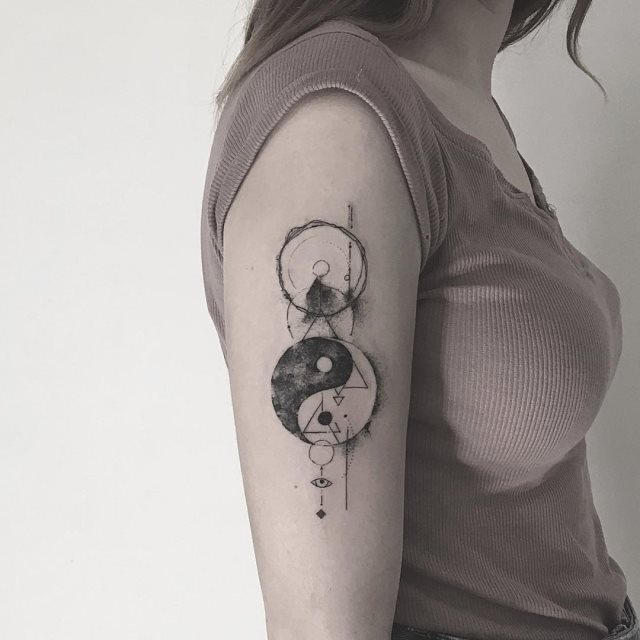 25 Tatuajes Del Yin Y El Yang Para Mujeres 