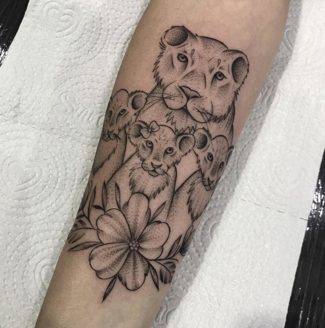 tattoo femenino leona 03