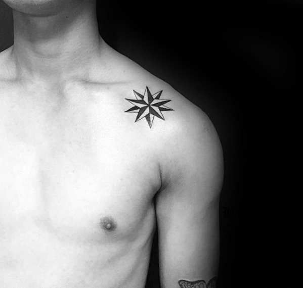 tatuaje estrella simple para hombre 15